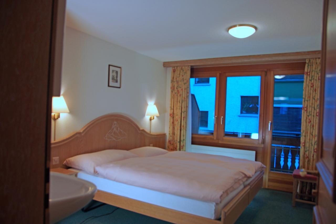 Appartements Zermatt Paradies Phòng bức ảnh