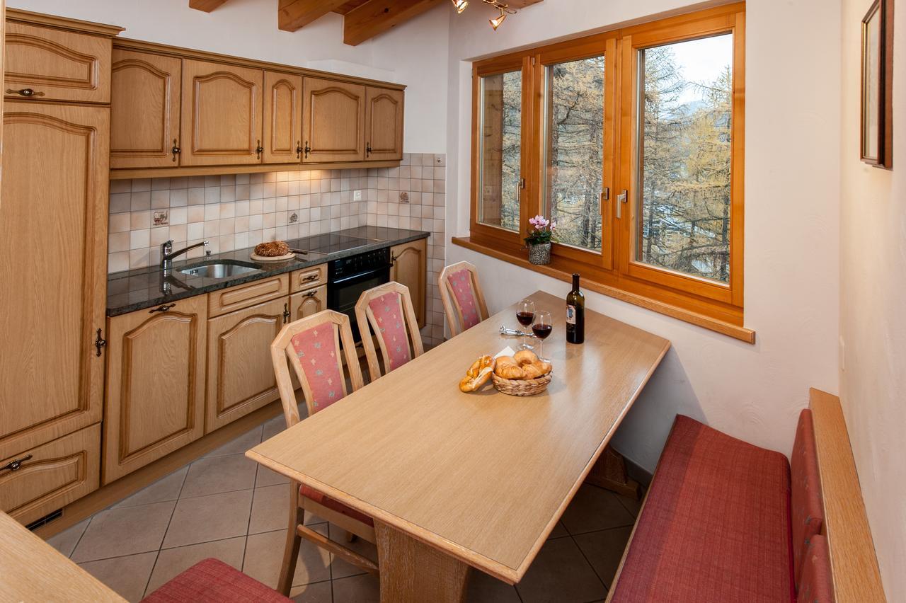 Appartements Zermatt Paradies Phòng bức ảnh