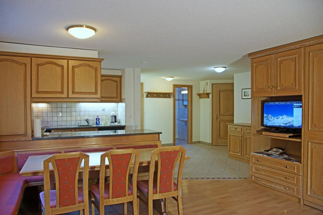 Appartements Zermatt Paradies Phòng bức ảnh